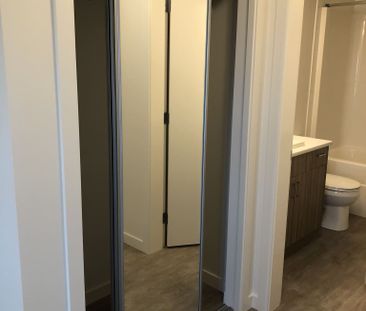 University District: U8 – Top Floor, 1 bed, 1 bath - Photo 1