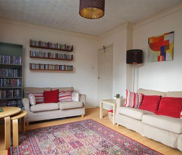 3 bedroom semi-detached house to rent - Photo 2