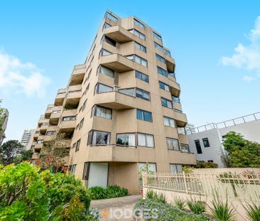 RARE DOUBLE STOREY DELIGHT IN MELBOURNE! - Photo 2