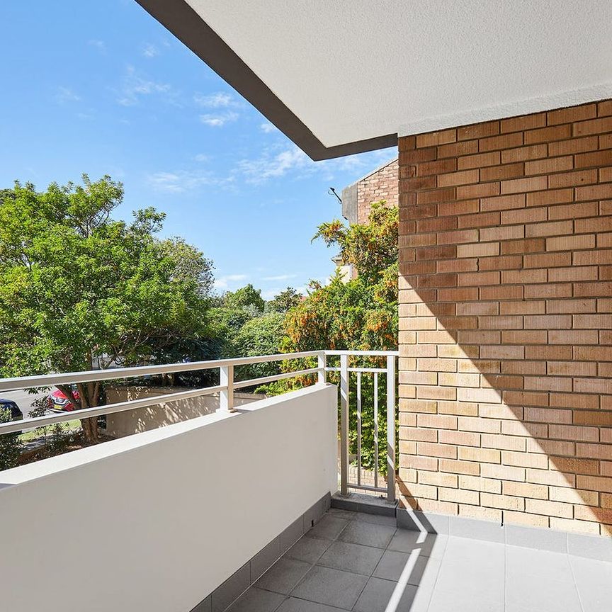 2/62 Middle Head Road, - Photo 1