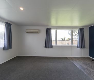 Recently Refurbished Three Bedroom - Photo 3