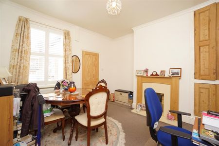 2 bedroom House To Let - Photo 2