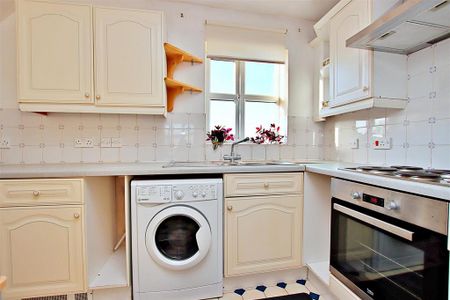 1 bedroom flat to rent - Photo 5