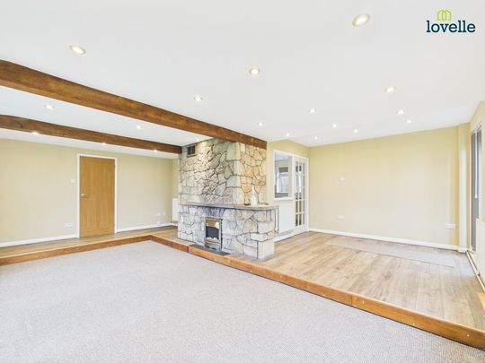 4 bedroom detached bungalow to rent - Photo 1