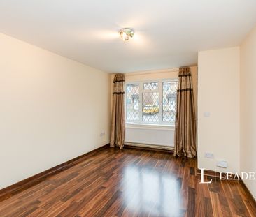 2 bedroom mid-terrace to rent Calleva close - Photo 1