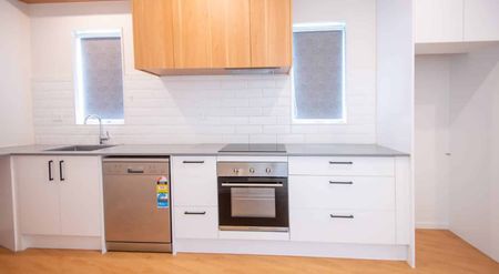 Stunning Turn Key family home - Photo 2