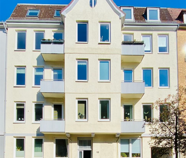 Charmante 3-Zimmer-Altbauwohnung mit Balkon u. Stellpl. // Eichhofstr. 18, Kiel - Foto 3