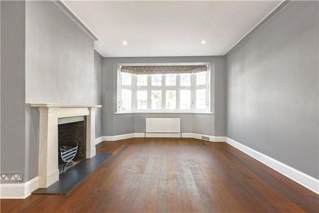 4 bedroom detached house to rent - Photo 2