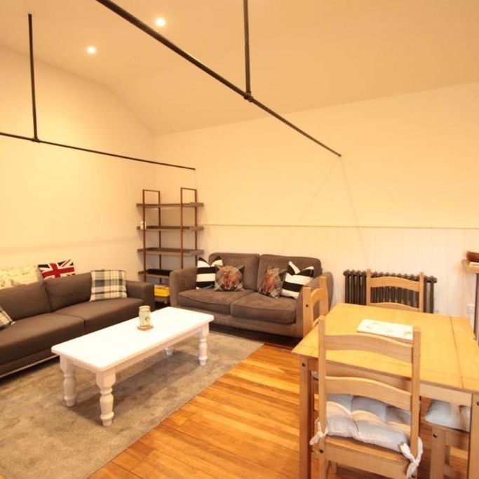 2 bedroom barn conversion to rent - Photo 1