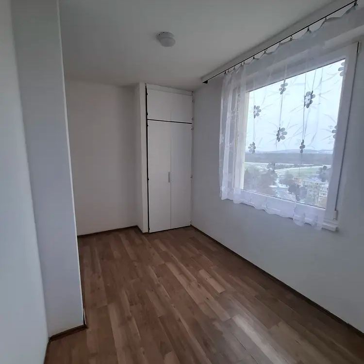 Nabídka bytu 2+1 po rekonstrukci v klidné části Bíliny. - Fotografie 1