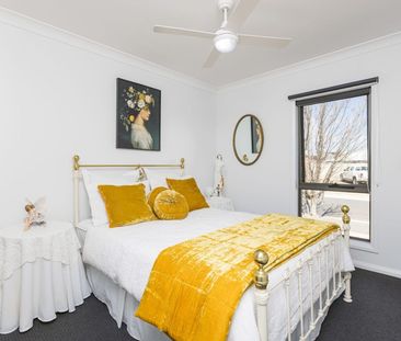 Modern 3 Bedroom Home in Sought-After Location - Photo 2