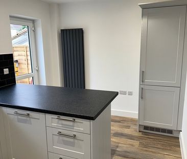 2 Bed Semi-Detached House, Alder Road, SO16 - Photo 4