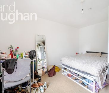 4 bedroom semi-detached house to rent - Photo 4