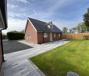 4 bedroom detached house to rent - Photo 2