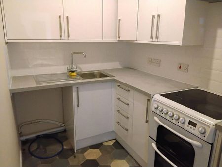 2 bedroom flat to rent - Photo 5