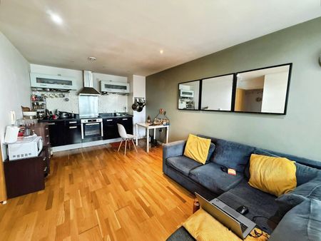 2 bedroom apartment to rent - Photo 2