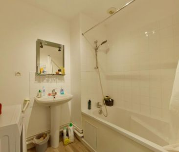 Location Appartement 3 pièces 56m² CHATELLERAULT 86100 - Photo 4