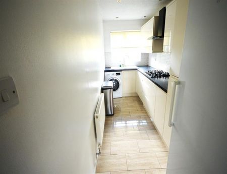1 Bedroom Apartment To Let - Photo 5