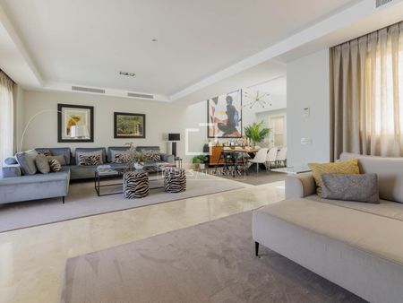 Stunning townhouse with garden and private pool for rent in Mistral 2, La Finca, Pozuelo - Foto 2