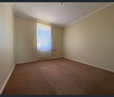 5 Barber Court, Port Augusta West - Photo 3