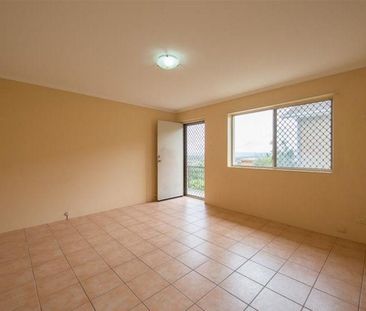 PERFECT LOCATION! - Photo 4