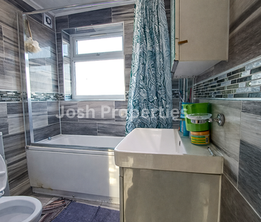 3 bedroom semi-detached house to rent - Photo 3