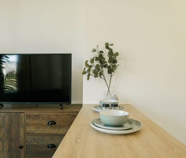 Studio Apartment – Medium Let - Photo 3