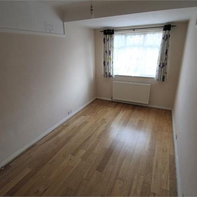 4 bedroom semi-detached house to rent - Photo 1