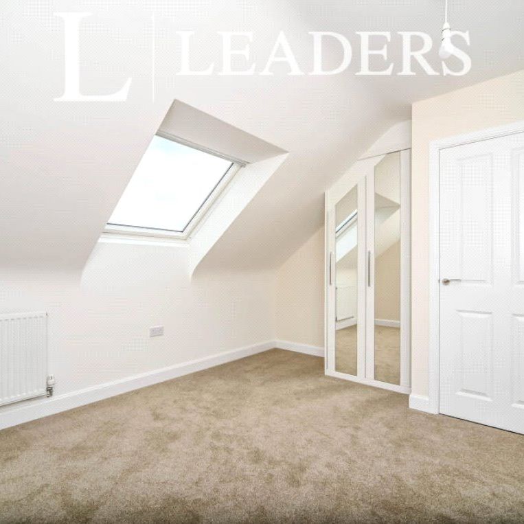 4 bedroom townhouse to rent Willowsway Road, Wixams, Bedford, MK42 - Photo 1