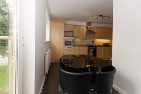 1 bedroom in a house share to rent - Photo 2