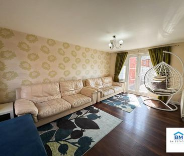 3 bedroom end of terrace house to rent - Photo 1