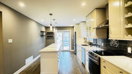 For Lease - 26 Monique Crescent, Barrie, Ontario - Photo 2