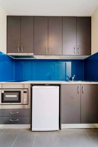 PREMIER STUDIO APARTMENT - Photo 4