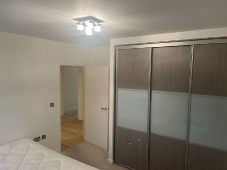 3 bedroom flat to rent - Photo 3