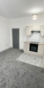 Stunning newly refurbished apartment to let in Blackpool - Photo 3