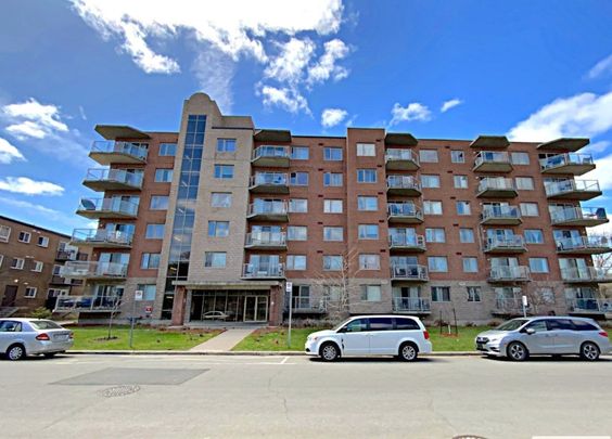 Appartement à louer - Dorval (Sud Est) - Photo 1