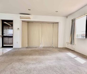 Neat and tidy home - Photo 4