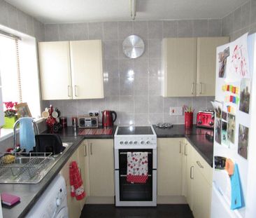 2 bedroom terraced house to rent - Photo 4