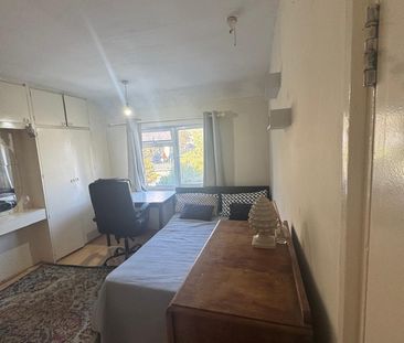 Room in a Shared House, Long Drive, W3 - Photo 4