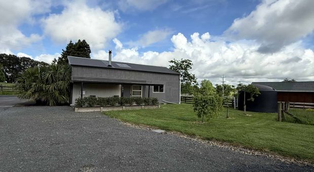 Where Town Meets Country - Photo 1