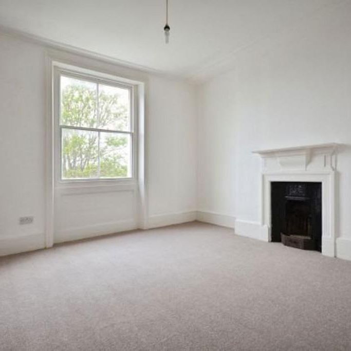 3 bedroom flat to rent - Photo 1