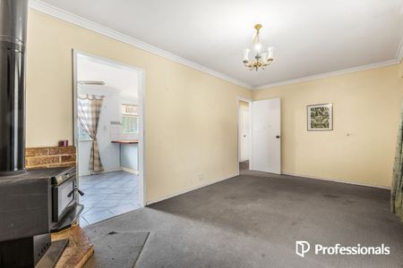 3 x 1 Home for Rent - High Wycombe - Photo 2