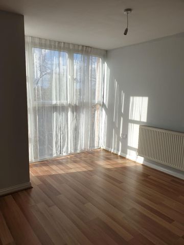 2 Bed Flat, Copper Place, M14 - Photo 2
