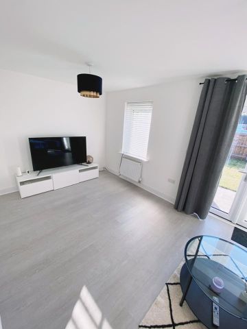 Room in a Shared House, Bradford Road, M40 - Photo 2