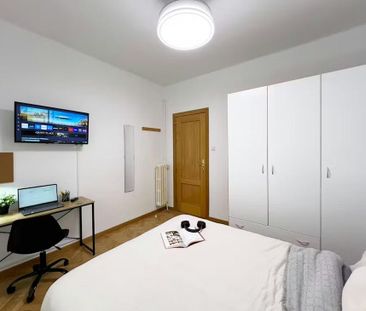 Paseo de la Virgen del Puerto, Madrid, Community of Madrid 28005 - Photo 1