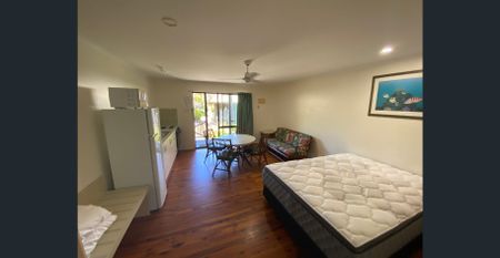 FURNISHED & SELF CONTAINED UNIT - Photo 2