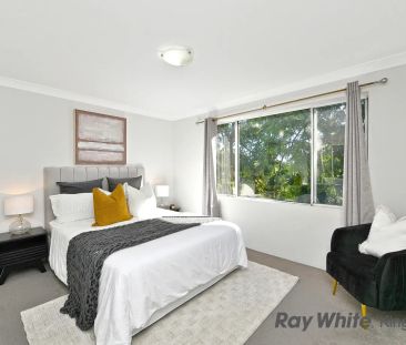 Spacious Two-Bedroom Apartment with Balcony in Sought-After Glouces... - Photo 3