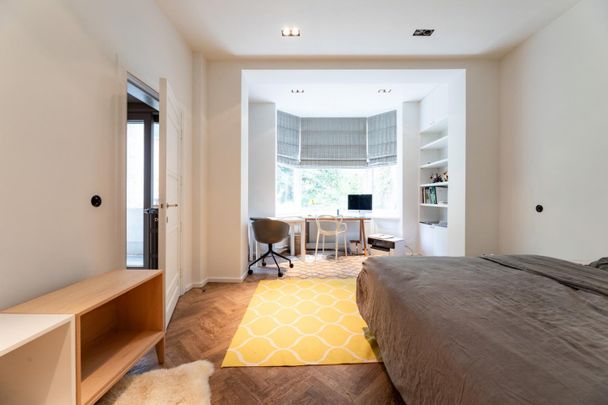 Beau Rez-De-Chaussée de caractère +/- 233 m² avec jardin - Photo 1