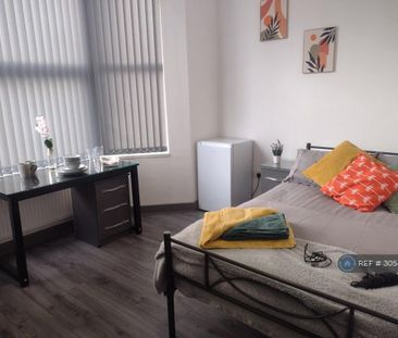 1 bedroom in a house share to rent - Photo 1