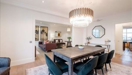 Five Bedroom Flat to rent in London - Photo 2